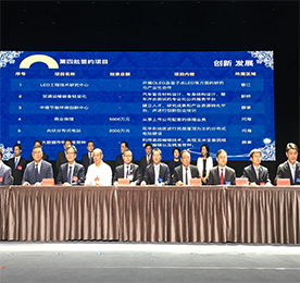 2017年9月16日，常州国家高新区创新发展大会在恐龙园大剧场隆重举行。常州高新区表彰了25名突出贡献者，总投资158.6亿元的50个项目签约入驻。江苏ob电竞商业保理有限公司与常州新北区河海街道办事处签约合作作为50个项目之一，在恐龙园大剧场举行了签约仪式。常州市委书记、市人大常委会主任费高云，市长丁纯，常州高新区管委会主任、新北区区长陈正春，高新区党工委书记、新北区委书记周斌等众位领导及多位常州市优秀企业家出席本次会议。ob电竞集团董事长？莆，董事长助理周文金等领导代表集团参加了大会。大会由常州高新区管委会