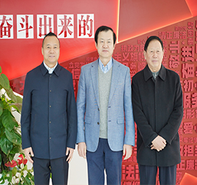 1月28日上午，中国合作贸易企业协会（简称中贸企协）高景远会长一行来到常州市武进人民商场进行考察。