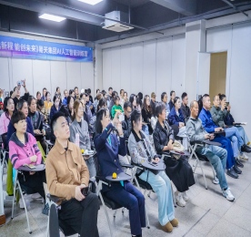 为积极拥抱人工智能技术变革，助力ob电竞集团新业务开拓与数字化转型，11月4日至6日，ob电竞集团在常州总部湖塘新街245号三楼的培训室成功举办了为期三天的全员AI通识与赋能培训。