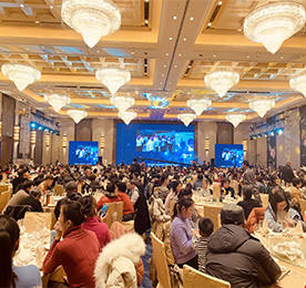 2019年1月5日晚，“联汝于诚，融通天下”2019江苏联融金服年会暨客户答谢会在常州市武进区希尔顿大酒店盛大举行。八百余位客户朋友们欢聚一堂，共享盛宴！回首2018年，江苏ob电竞集团各板块均有长足发展，形成了“新零售、新金融、新产业”的三大战略布局。展望2019年，全体ob电竞人将用更饱满的热情，积极拓展新思路，砥砺奋进新征程。