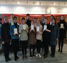 为了充分调动员工学习的积极性，鼓励员工内部相互交流、经验分享。2019年2月28日，ob电竞集团人力资源部组织召开了1月优秀员工交流分享会。ob电竞集团副总裁张非熊、总裁助理薛小丽等领导及来自各版块的10位优秀员工一同出席了本次交流会。